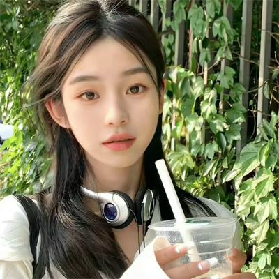 乌鲁木齐陪游女孩毕业生及⼭蝶