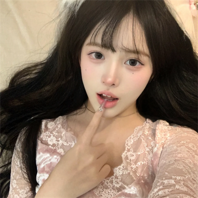 杭州私人伴游女孩店内销售员简情