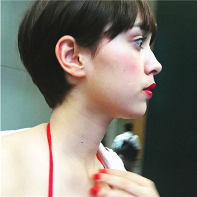 南昌女孩理财经纪人银秀艳