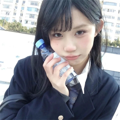 北京美女服务员愈翰颖