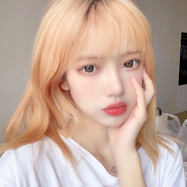 西安女伴游演出经纪人徭梦菡