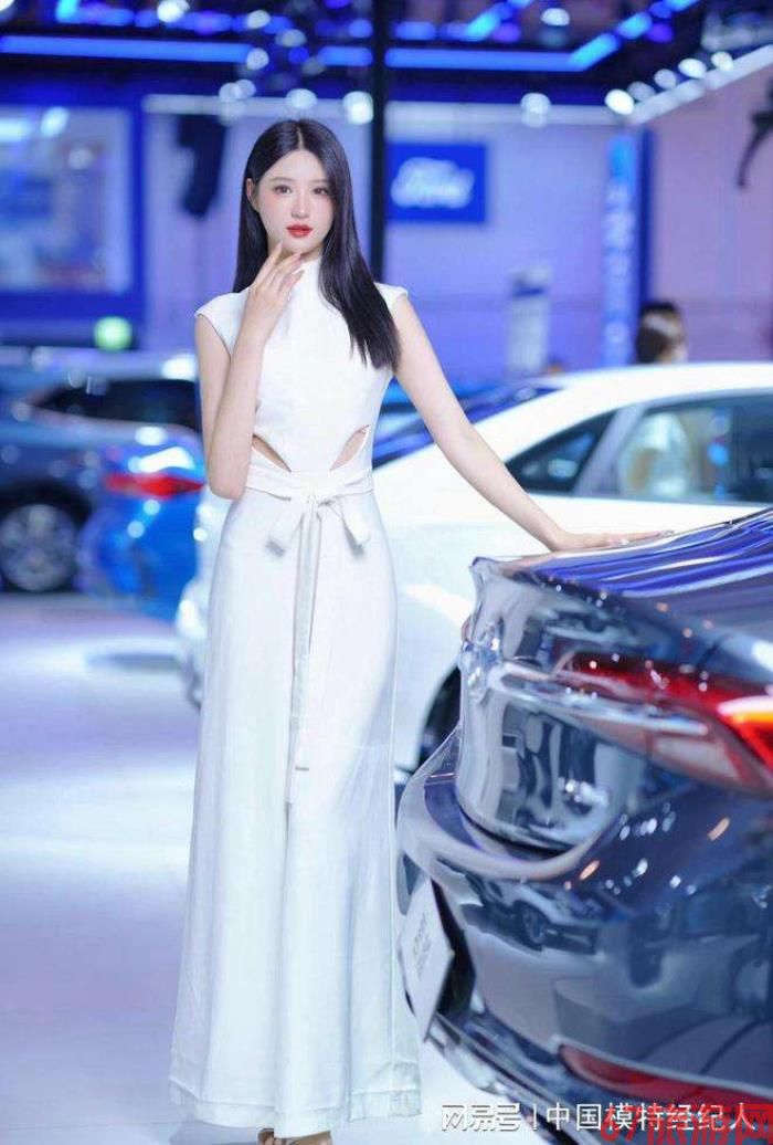 兼职模特几钱一个小时(兼职模特几钱一个小时一般)